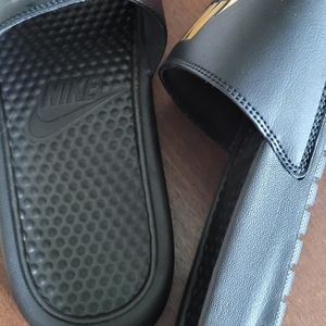 Nike Benassi JDI "Black/Gold" Men's Slide